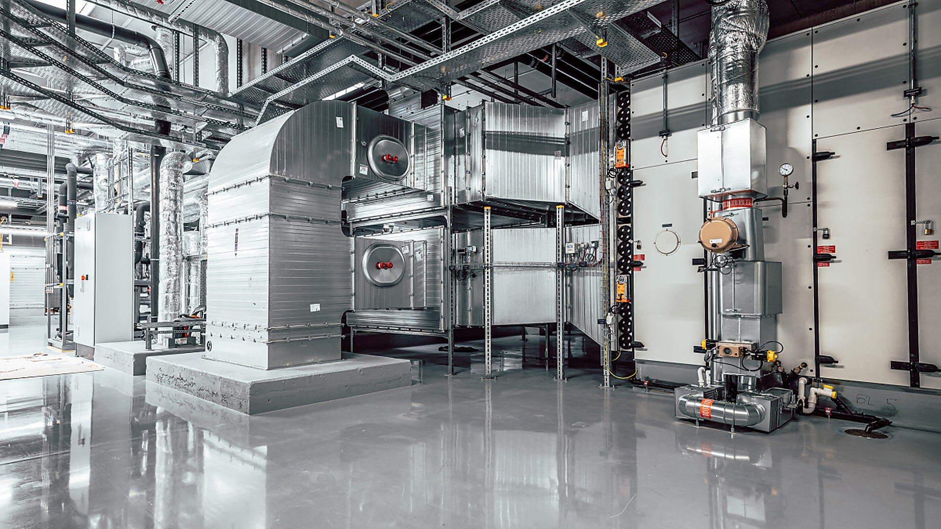Pharmaceutical cleanroom HVAC facility