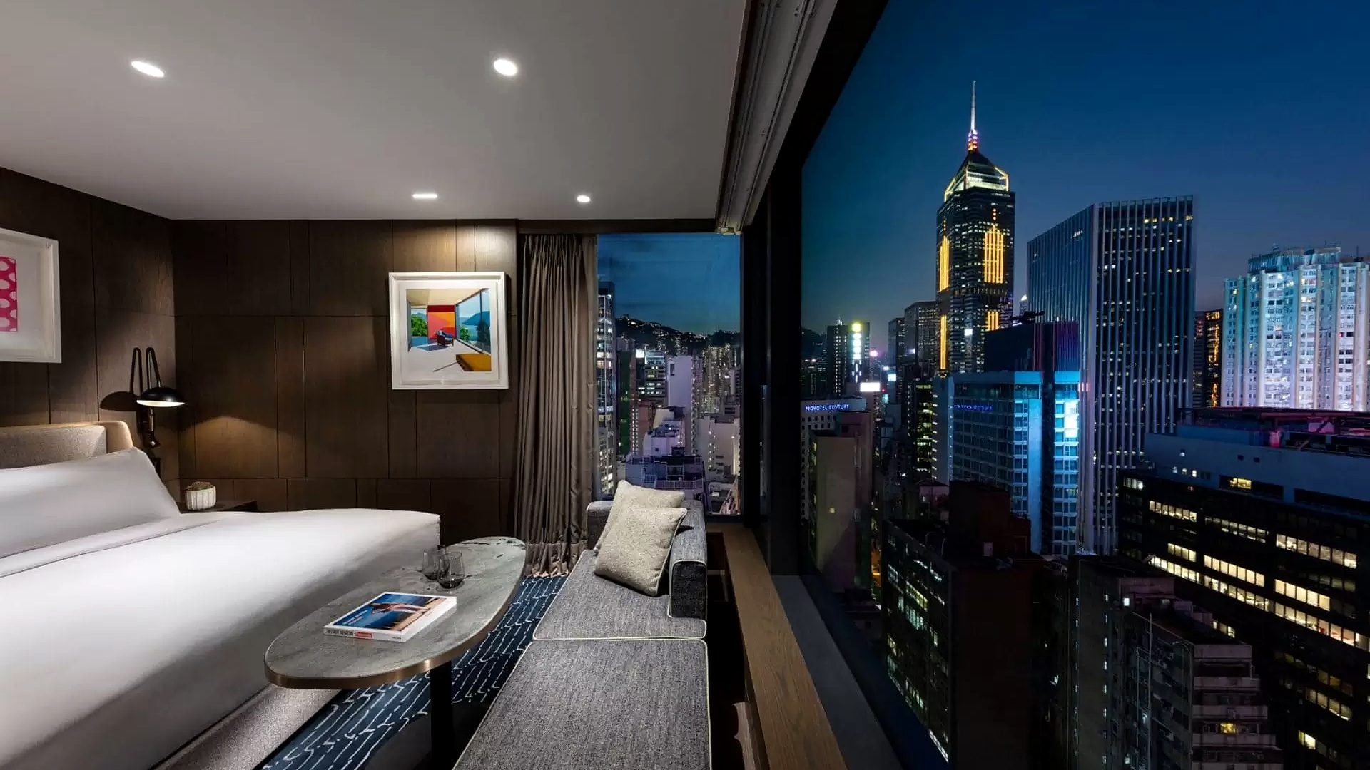 Holiday Inn Express Hong Kong Soho interior